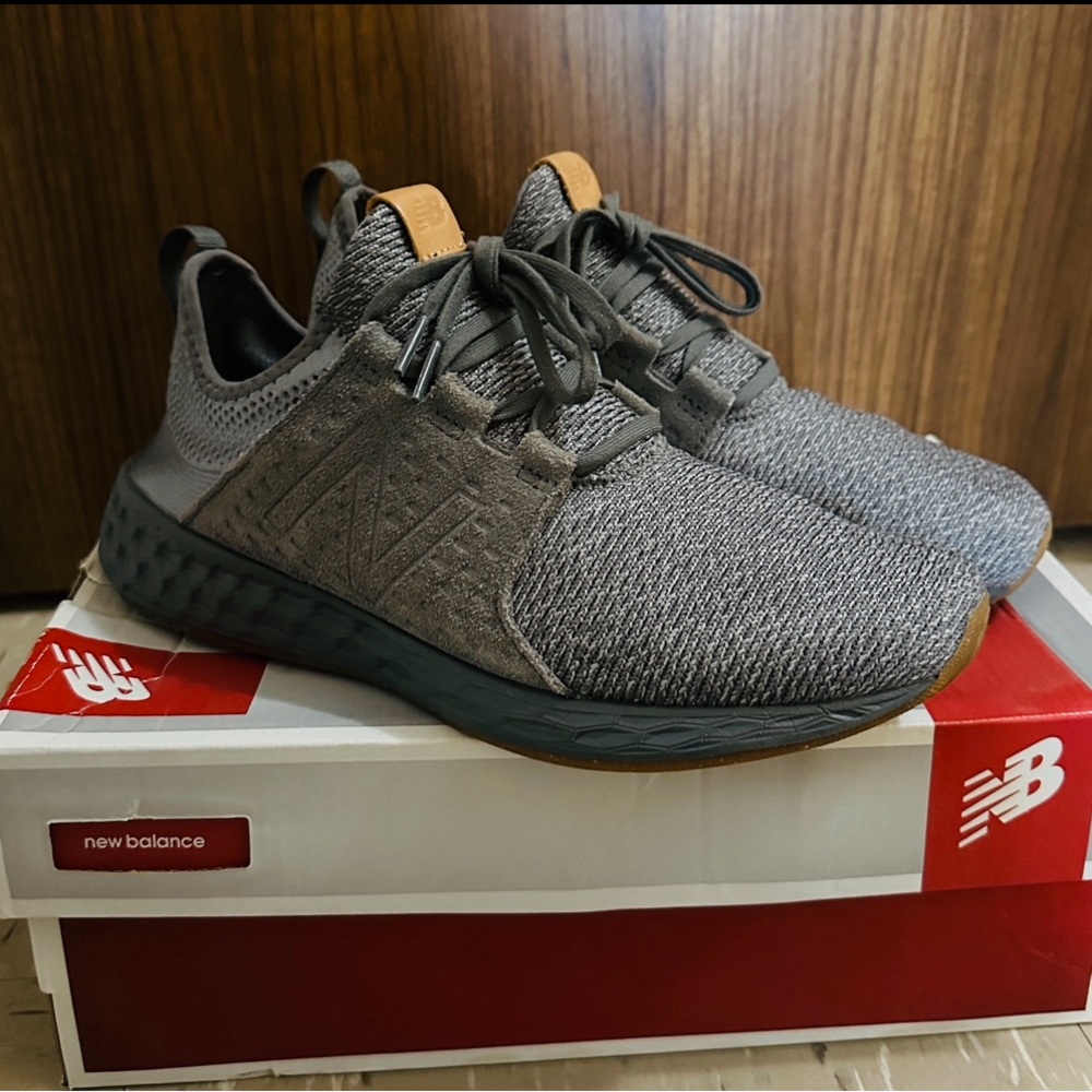 New Balance casual, sport, running shoes. Size 10. Unworn.